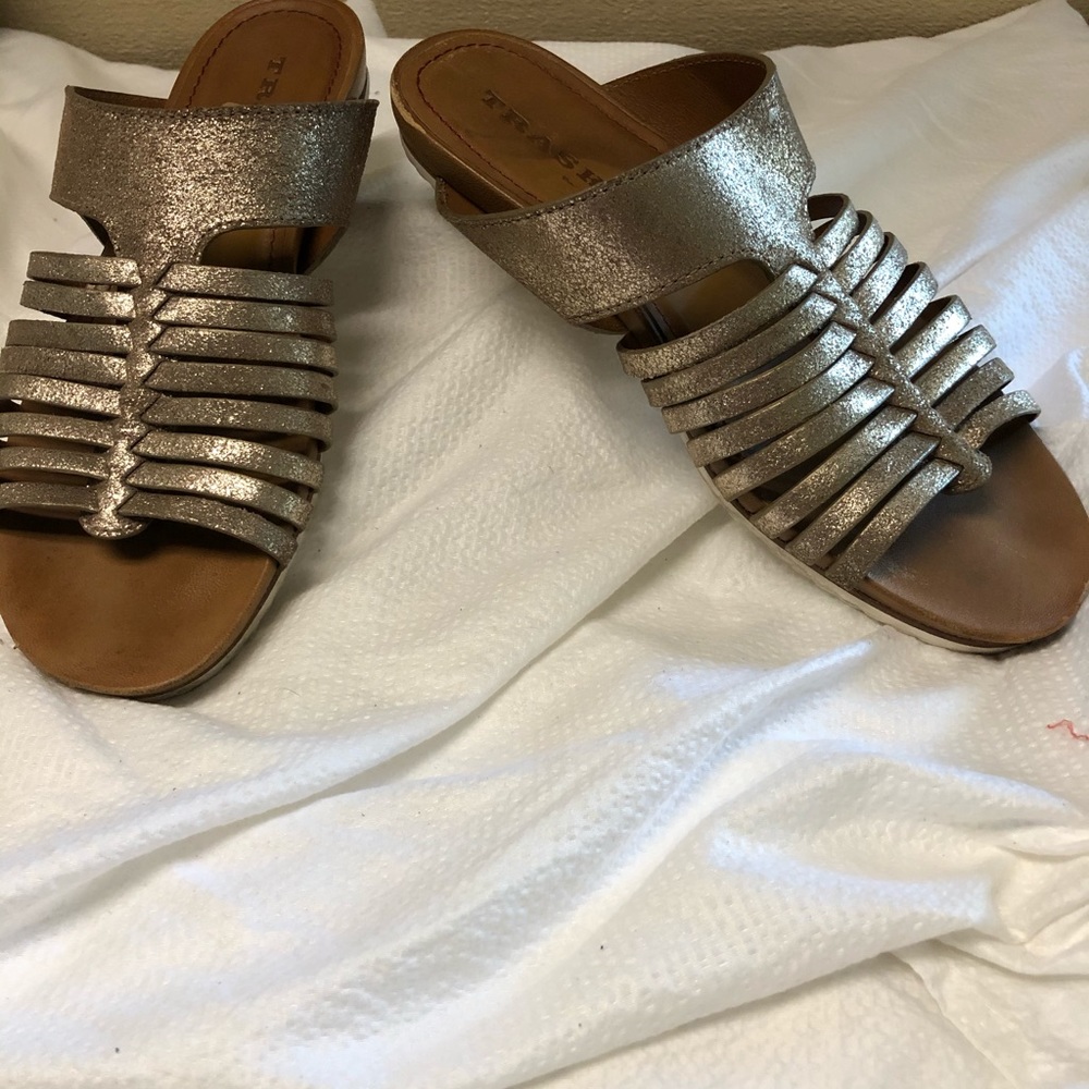 Trask Cognac Rose gold metallic Sandals